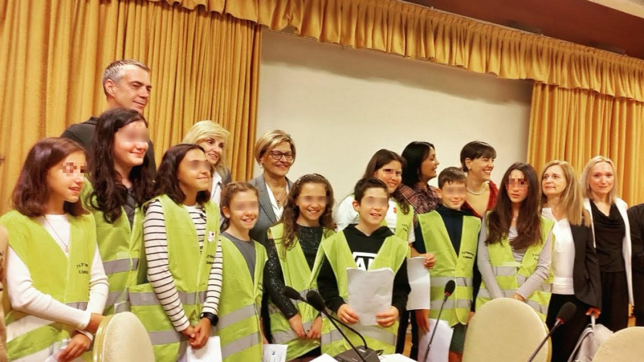 sxoliki_diamesolavisi-1